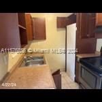 For Sale: $399,900 (3 beds, 1 baths, 880 Square Feet)