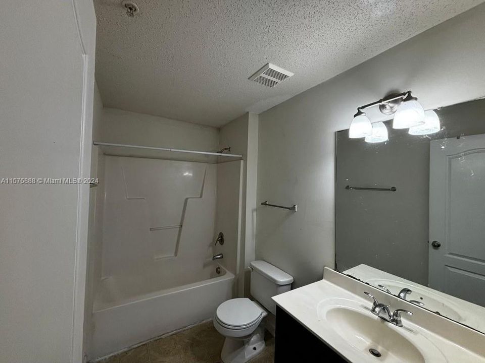 For Rent: $1,500 (2 beds, 2 baths, 1037 Square Feet)