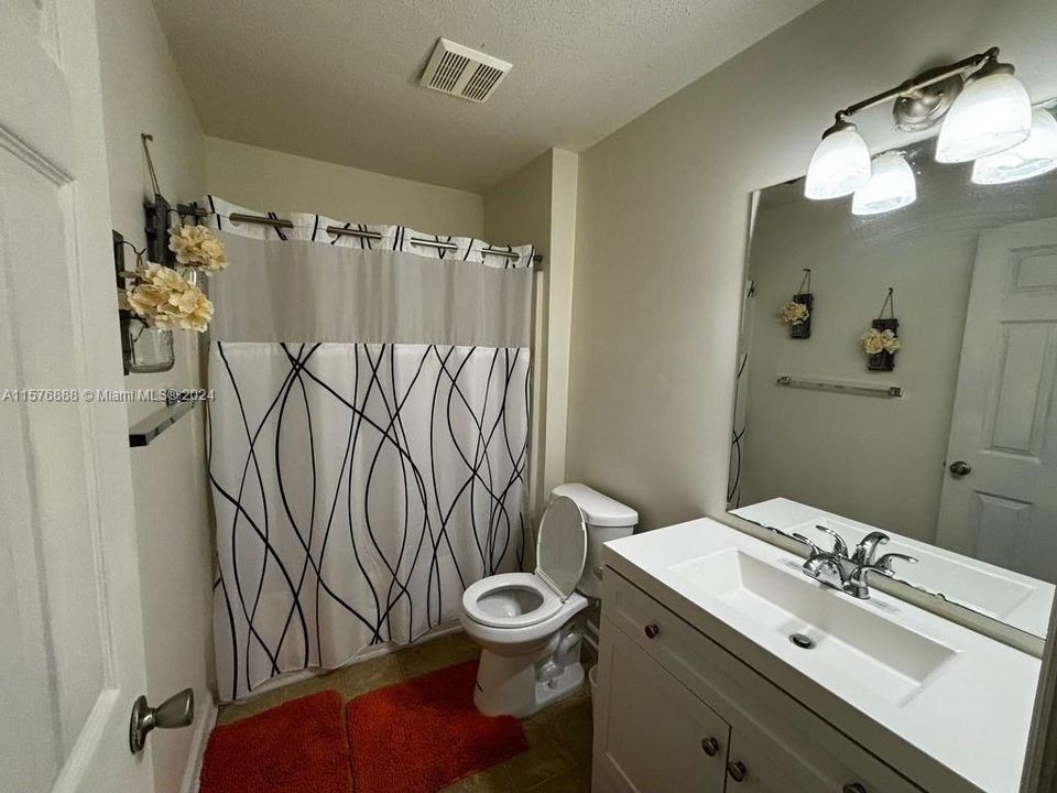 В аренду: $1,500 (2 спален, 2 ванн, 1037 Квадратных фут)