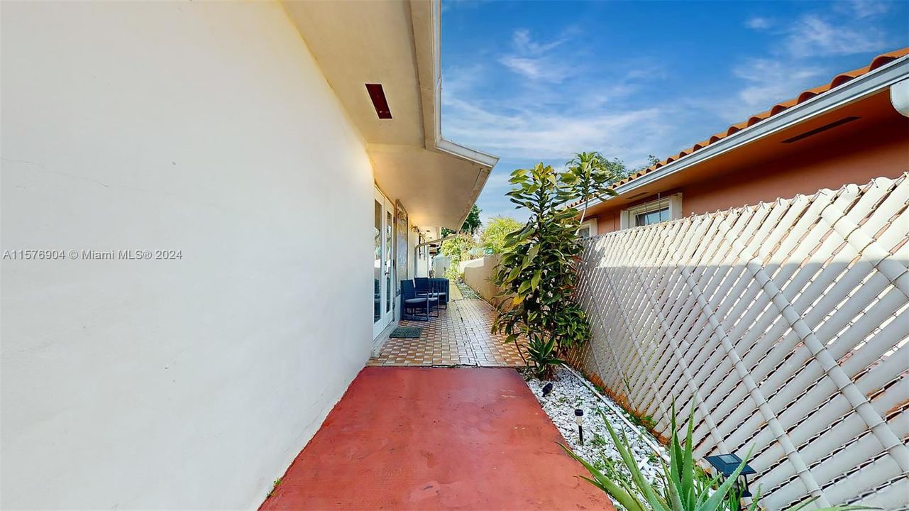 For Sale: $665,000 (3 beds, 2 baths, 1506 Square Feet)