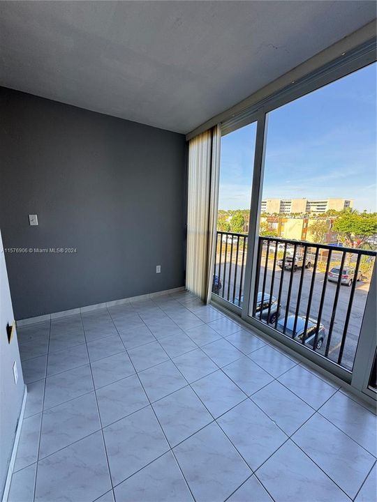 Active With Contract: $2,400 (2 beds, 2 baths, 1086 Square Feet)