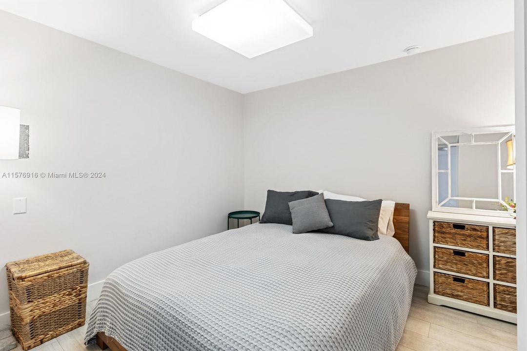 最近租的: $7,500 (2 贝兹, 2 浴室, 960 平方英尺)