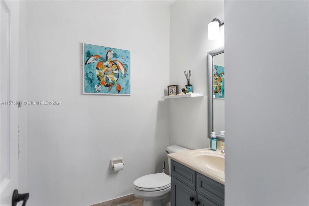 For Sale: $1,200,000 (4 beds, 2 baths, 3625 Square Feet)