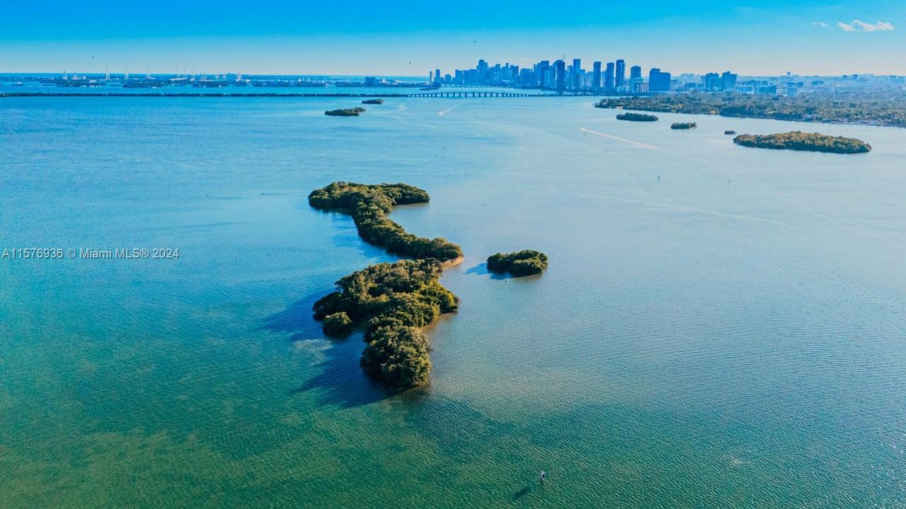 待售: $31,500,000 (37.52 acres)