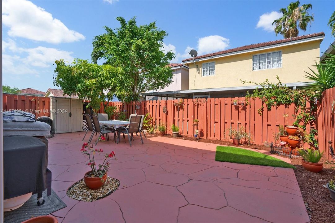 Active With Contract: $579,900 (4 beds, 2 baths, 1906 Square Feet)