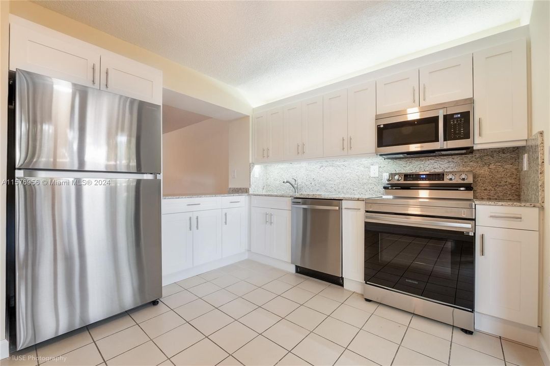 For Rent: $3,400 (2 beds, 2 baths, 1152 Square Feet)