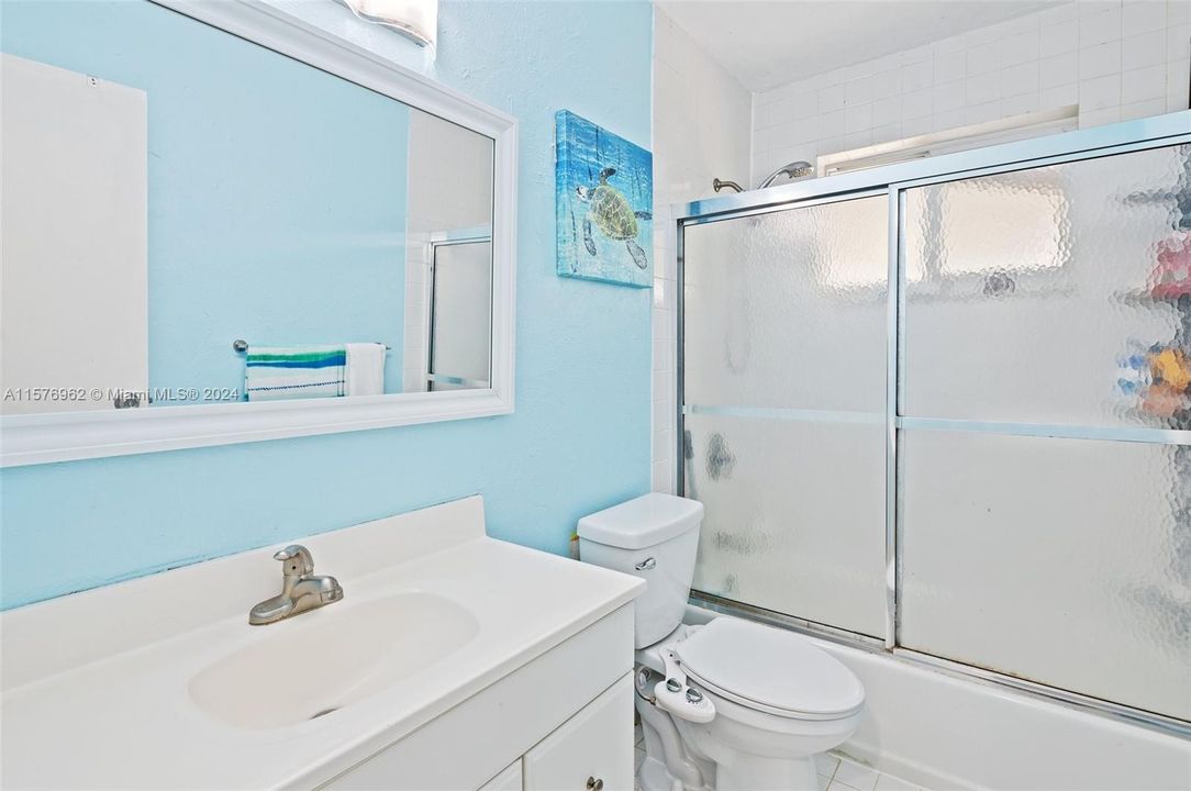 Active With Contract: $359,000 (2 beds, 1 baths, 873 Square Feet)