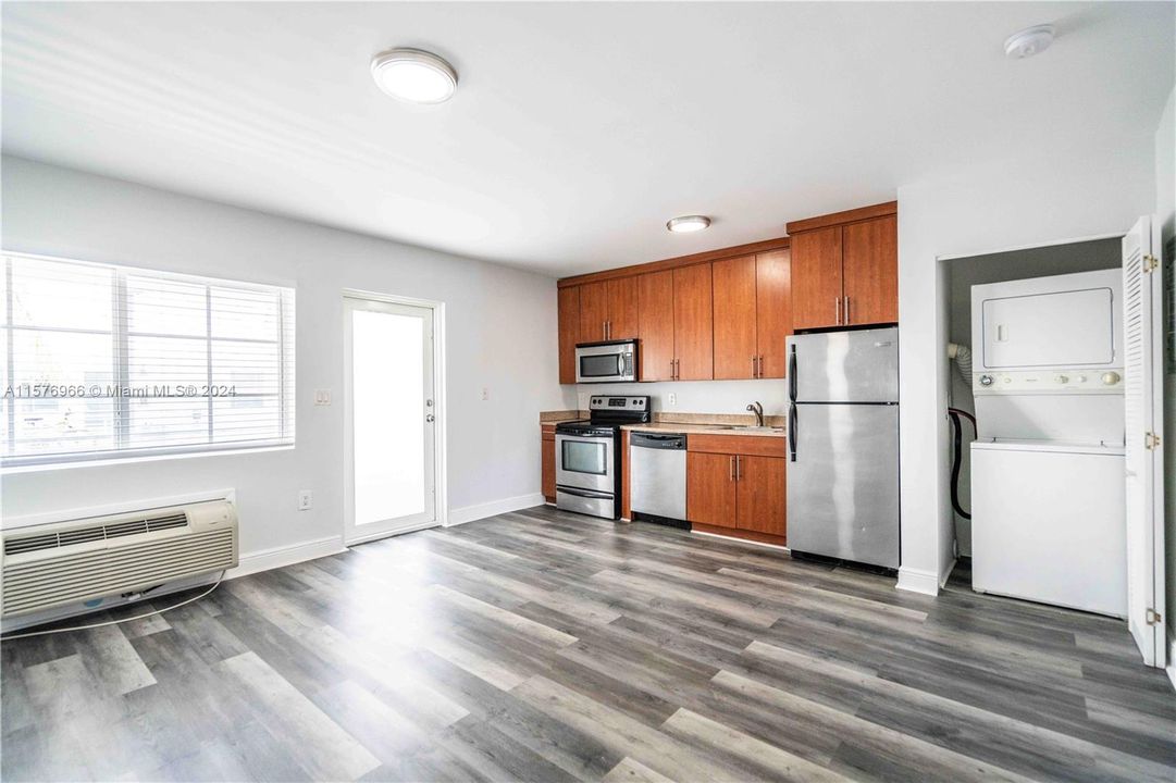 Active With Contract: $1,850 (1 beds, 1 baths, 515 Square Feet)