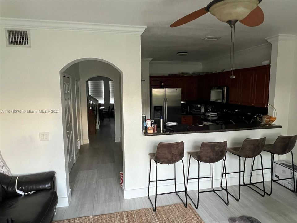 Active With Contract: $3,200 (3 beds, 2 baths, 1450 Square Feet)