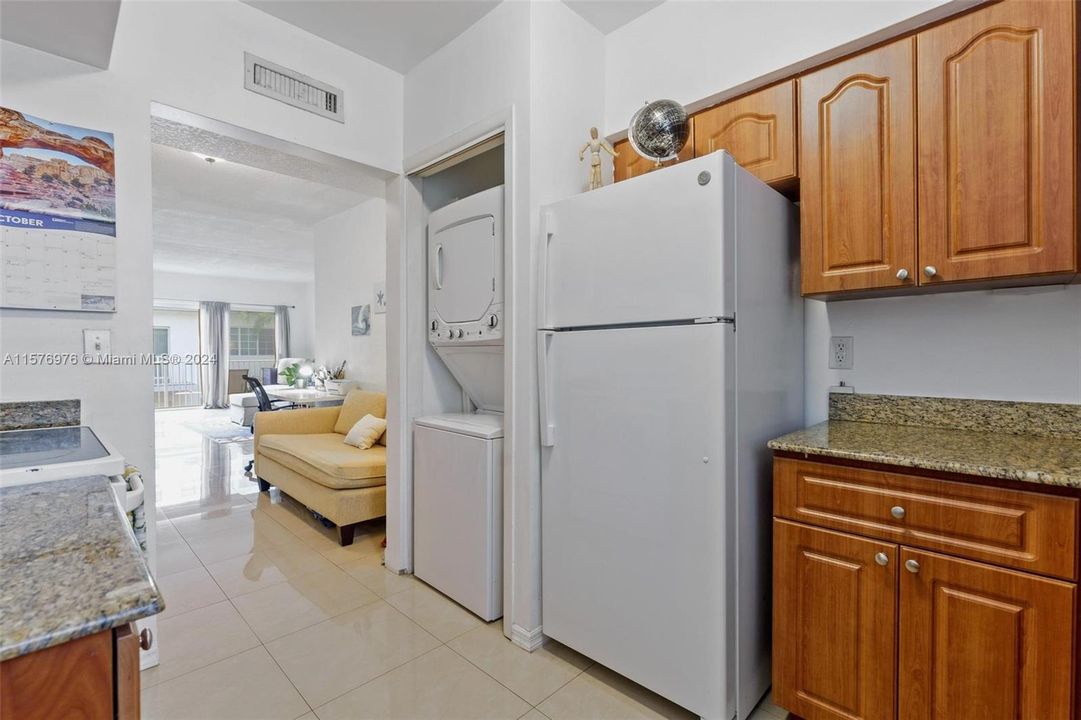 For Sale: $445,000 (2 beds, 2 baths, 1092 Square Feet)