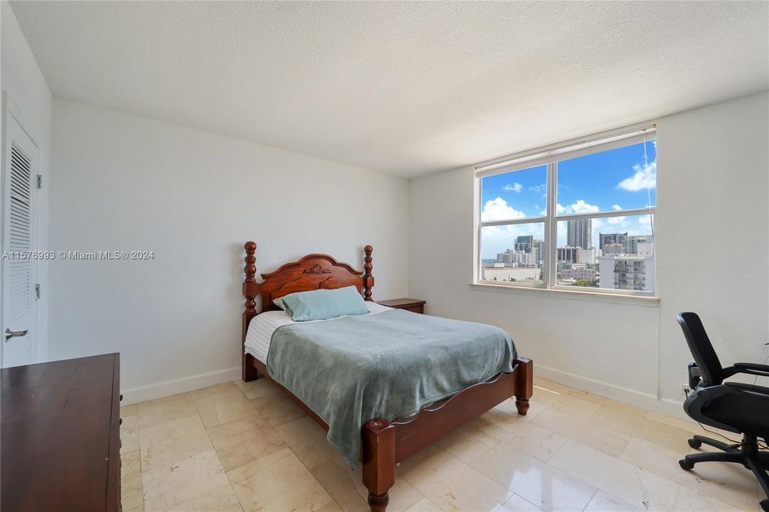 For Rent: $3,600 (2 beds, 2 baths, 1287 Square Feet)