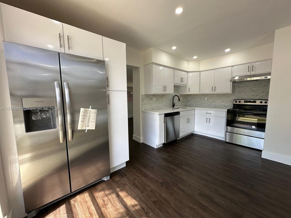 Active With Contract: $549,000 (3 beds, 2 baths, 1719 Square Feet)