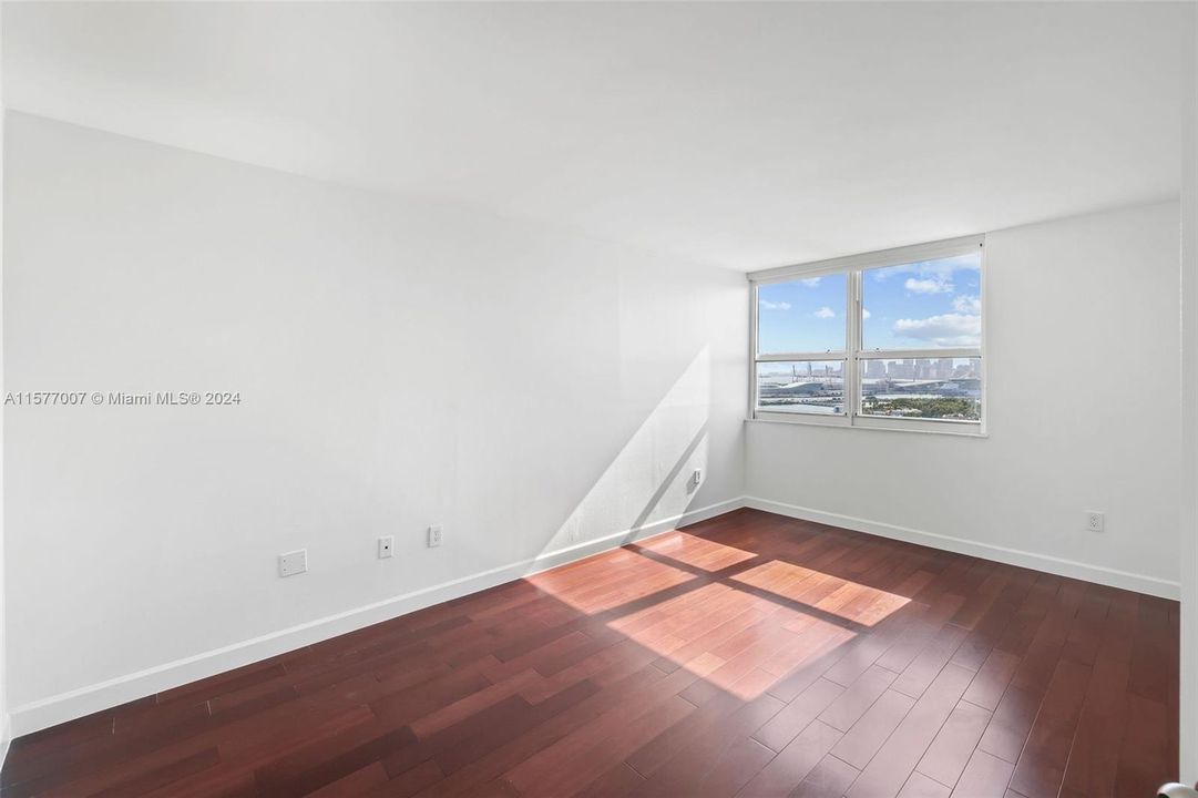For Sale: $1,600,000 (2 beds, 2 baths, 1147 Square Feet)