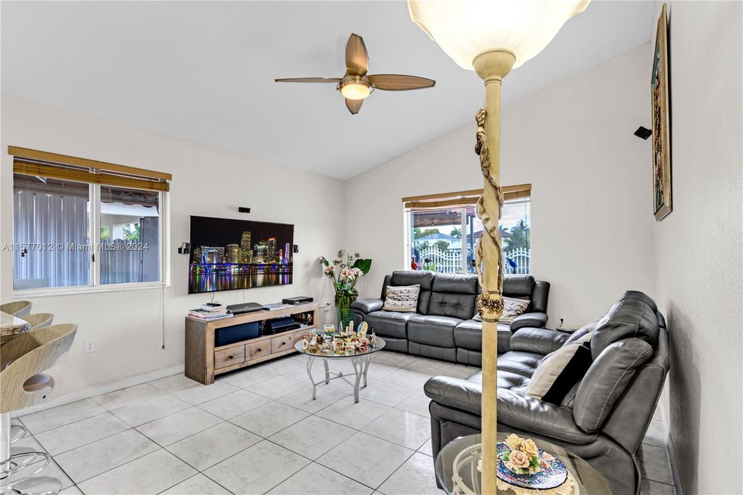 Active With Contract: $725,000 (3 beds, 2 baths, 1611 Square Feet)