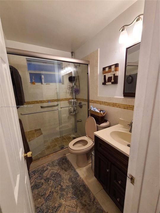 待售: $825,000 (4 贝兹, 4 浴室, 1736 平方英尺)