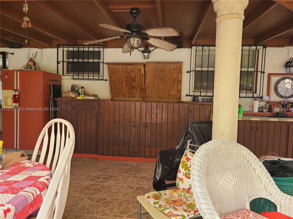 En Venta: $825,000 (4 camas, 4 baños, 1736 Pies cuadrados)