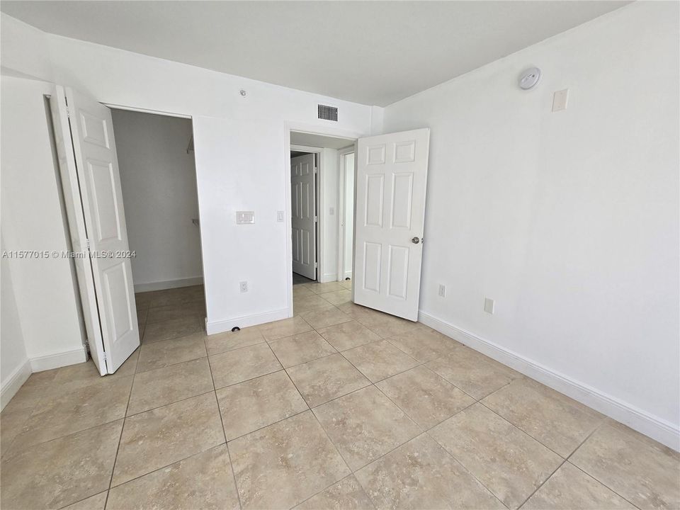 For Sale: $358,900 (3 beds, 2 baths, 1240 Square Feet)