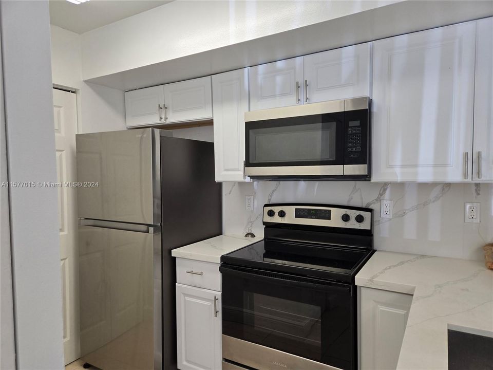 For Sale: $358,900 (3 beds, 2 baths, 1240 Square Feet)
