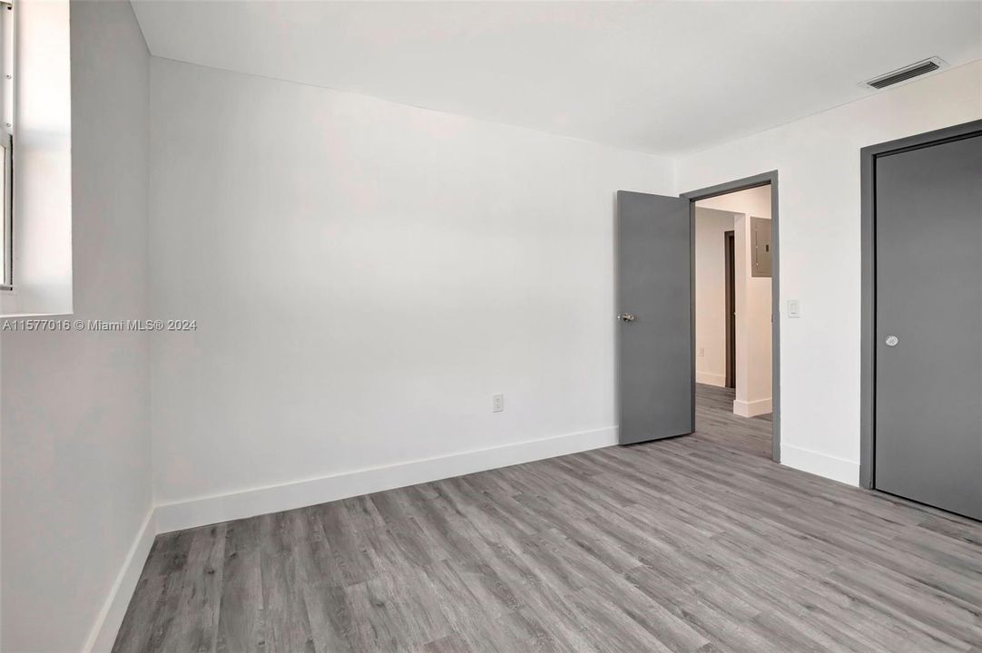 Active With Contract: $459,900 (2 beds, 2 baths, 1247 Square Feet)