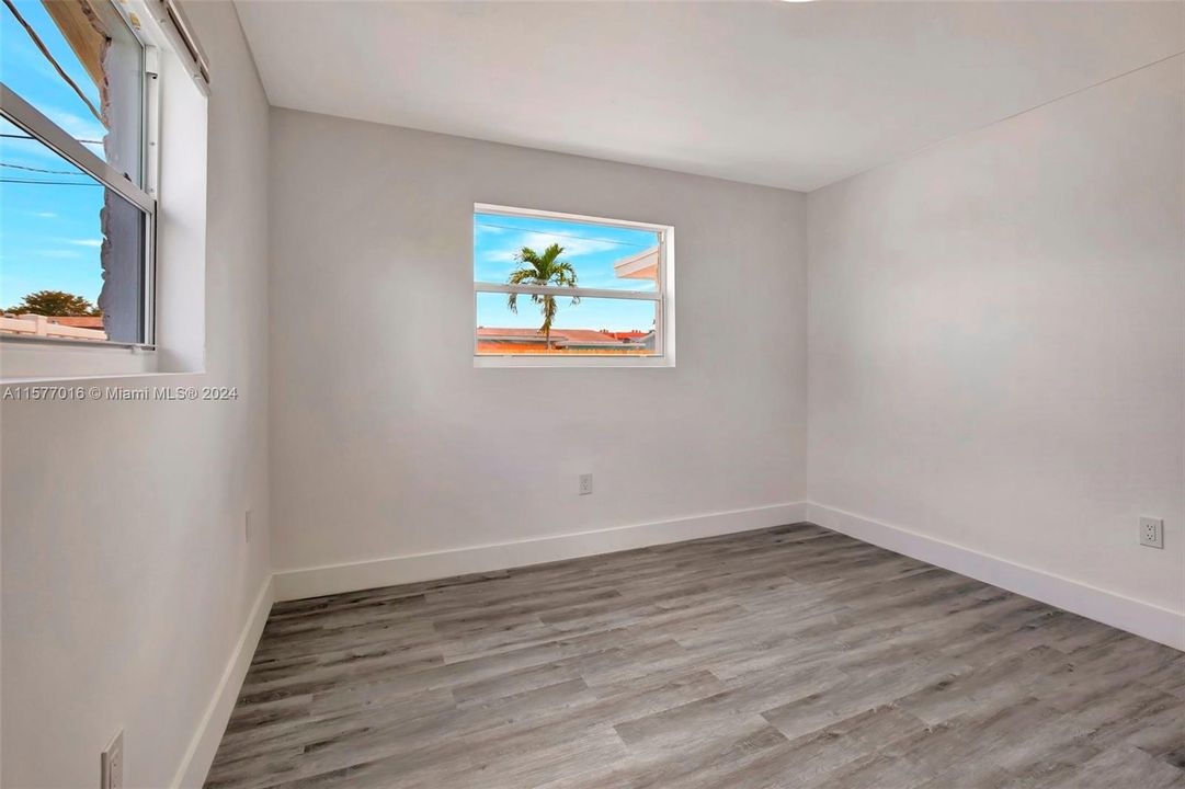 Active With Contract: $459,900 (2 beds, 2 baths, 1247 Square Feet)
