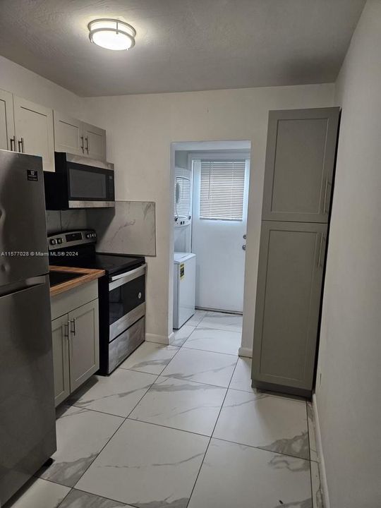 Recently Rented: $1,850 (2 beds, 1 baths, 1236 Square Feet)