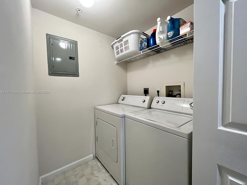 For Rent: $3,950 (2 beds, 2 baths, 1116 Square Feet)