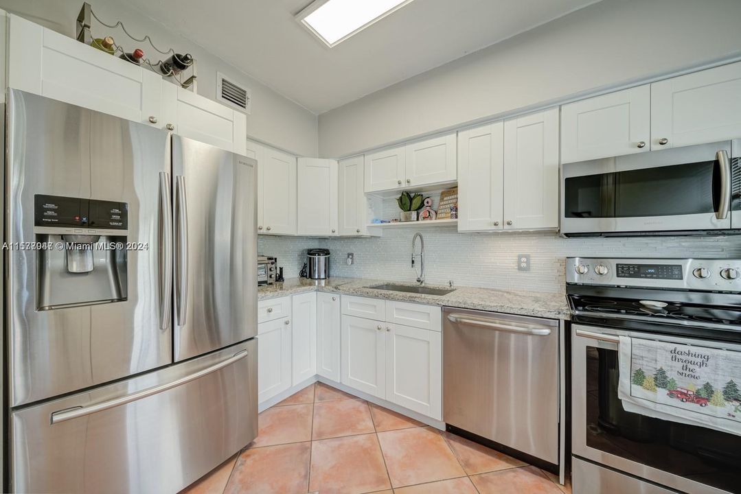 Active With Contract: $730,000 (3 beds, 2 baths, 1119 Square Feet)