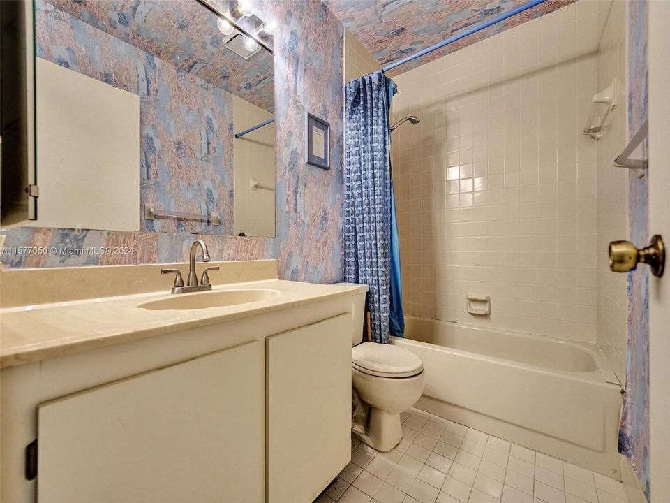 待售: $330,000 (2 贝兹, 2 浴室, 1380 平方英尺)