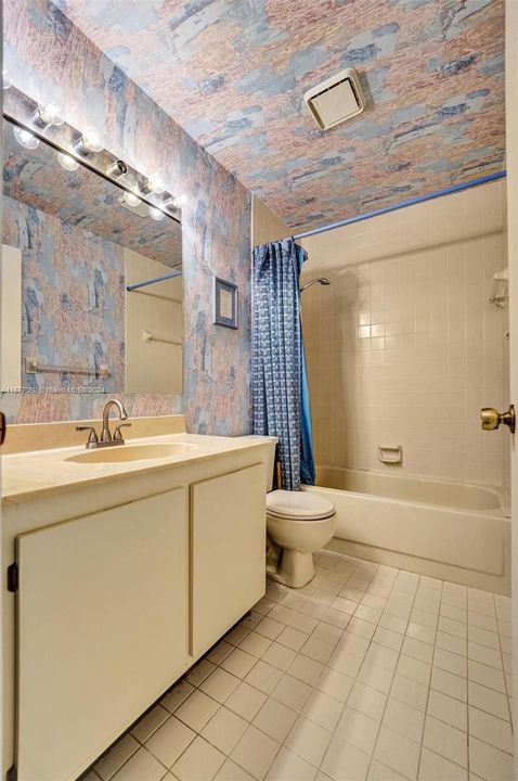 待售: $330,000 (2 贝兹, 2 浴室, 1380 平方英尺)