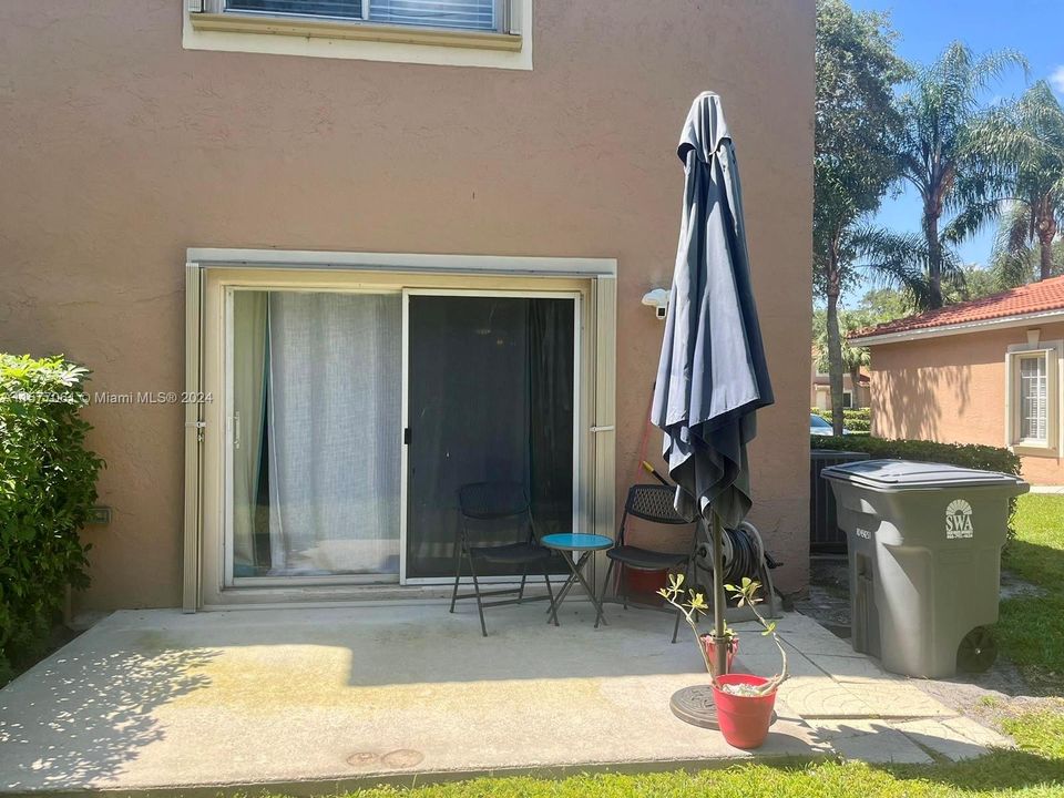 For Rent: $2,800 (3 beds, 2 baths, 1596 Square Feet)