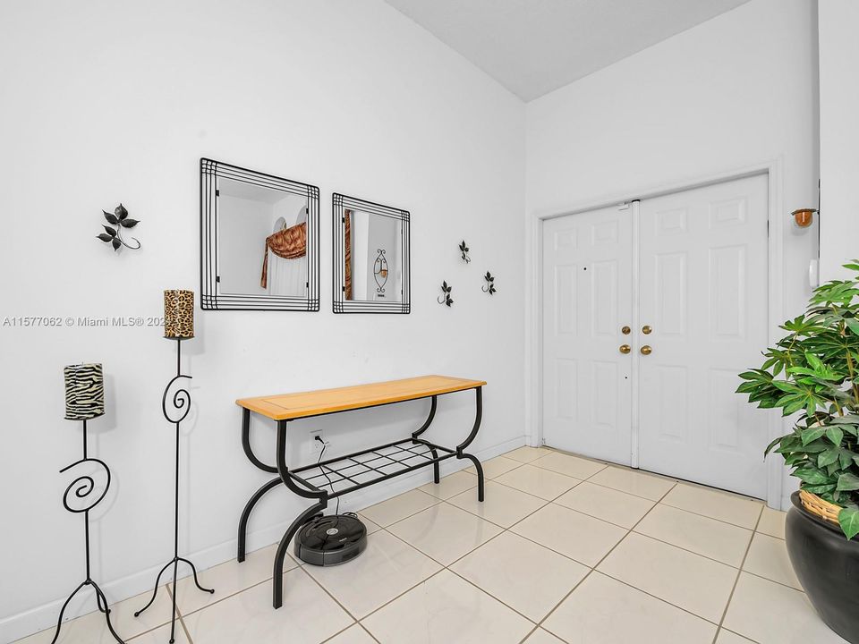 For Sale: $599,900 (3 beds, 2 baths, 1639 Square Feet)