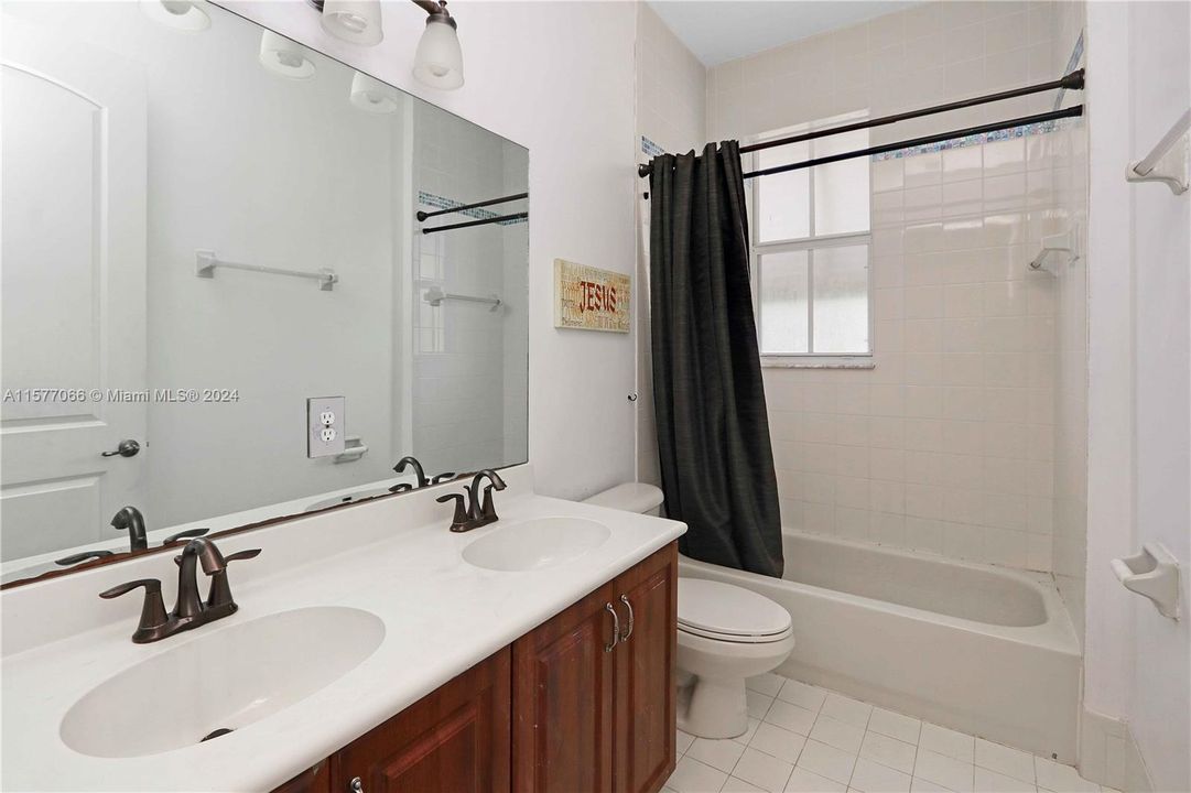 For Sale: $575,000 (4 beds, 2 baths, 2828 Square Feet)
