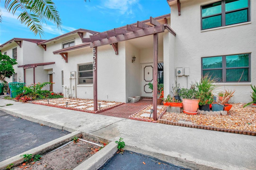 Recently Sold: $279,500 (2 beds, 2 baths, 1380 Square Feet)