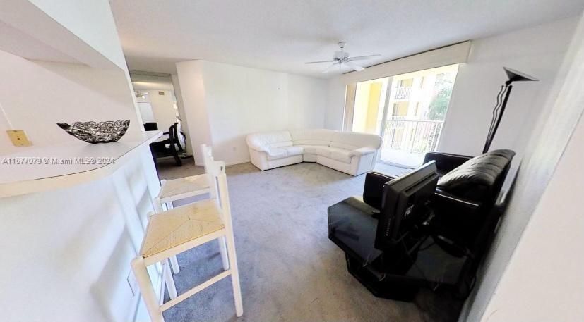 Recently Rented: $2,300 (1 beds, 1 baths, 730 Square Feet)