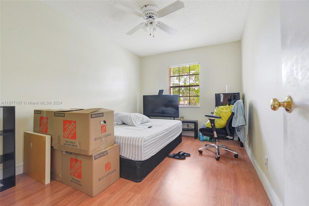 For Sale: $430,000 (3 beds, 2 baths, 1580 Square Feet)