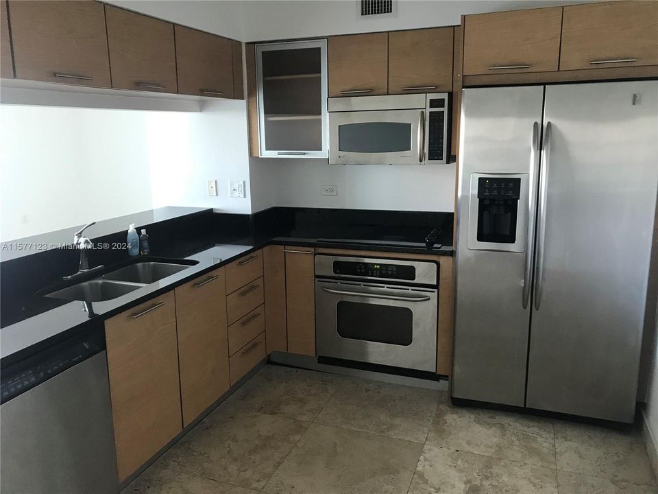 Recently Rented: $2,850 (1 beds, 1 baths, 917 Square Feet)