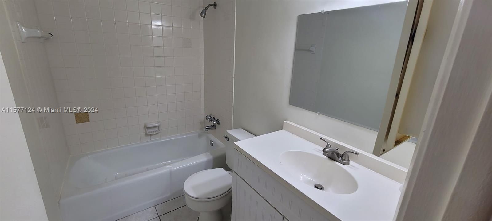 For Rent: $2,200 (2 beds, 2 baths, 1063 Square Feet)