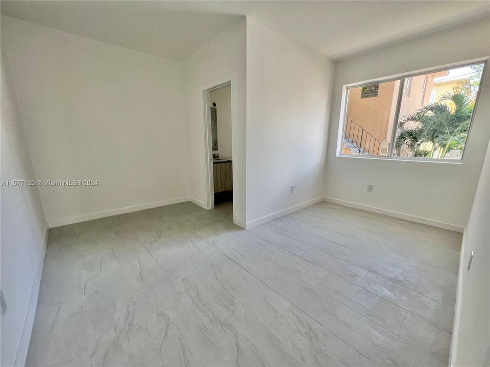 Recently Rented: $1,990 (1 beds, 1 baths, 6574 Square Feet)