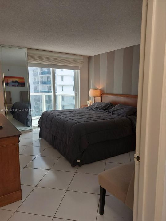 For Rent: $3,950 (1 beds, 2 baths, 1121 Square Feet)