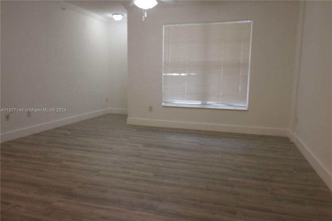 For Rent: $1,850 (1 beds, 1 baths, 808 Square Feet)
