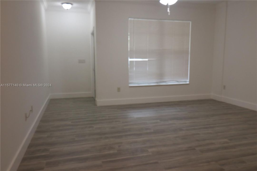 For Rent: $1,850 (1 beds, 1 baths, 808 Square Feet)