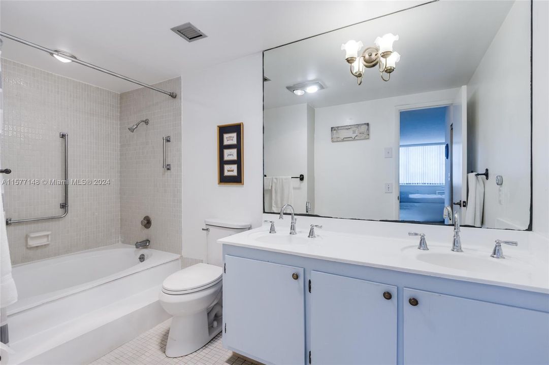 For Sale: $229,000 (2 beds, 2 baths, 1344 Square Feet)