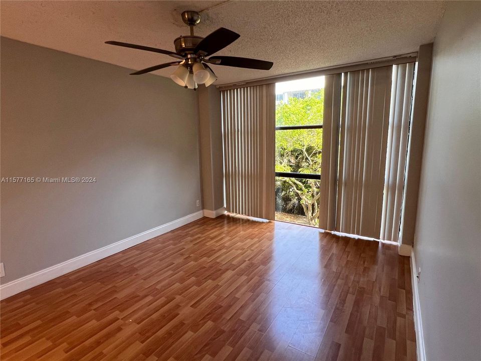 For Rent: $2,400 (2 beds, 2 baths, 1031 Square Feet)