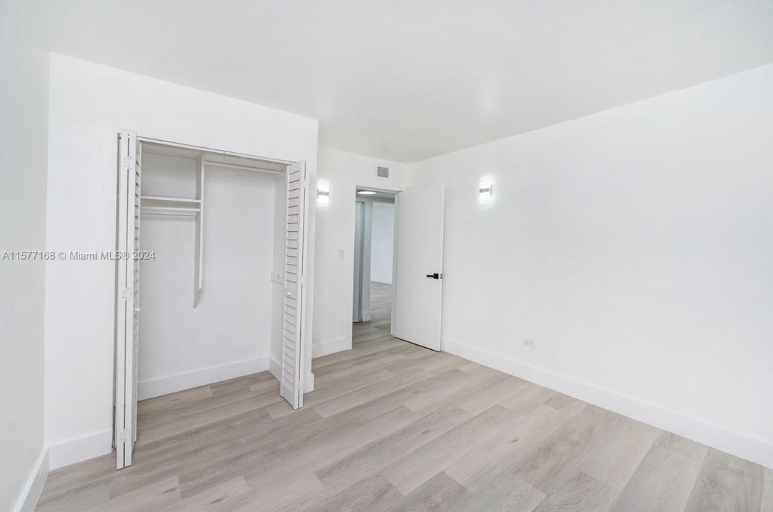 For Sale: $210,000 (2 beds, 1 baths, 765 Square Feet)