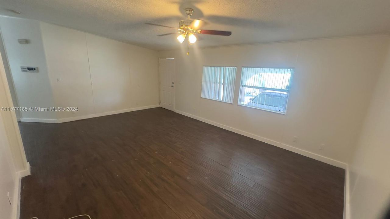Recently Rented: $2,800 (4 beds, 2 baths, 1690 Square Feet)
