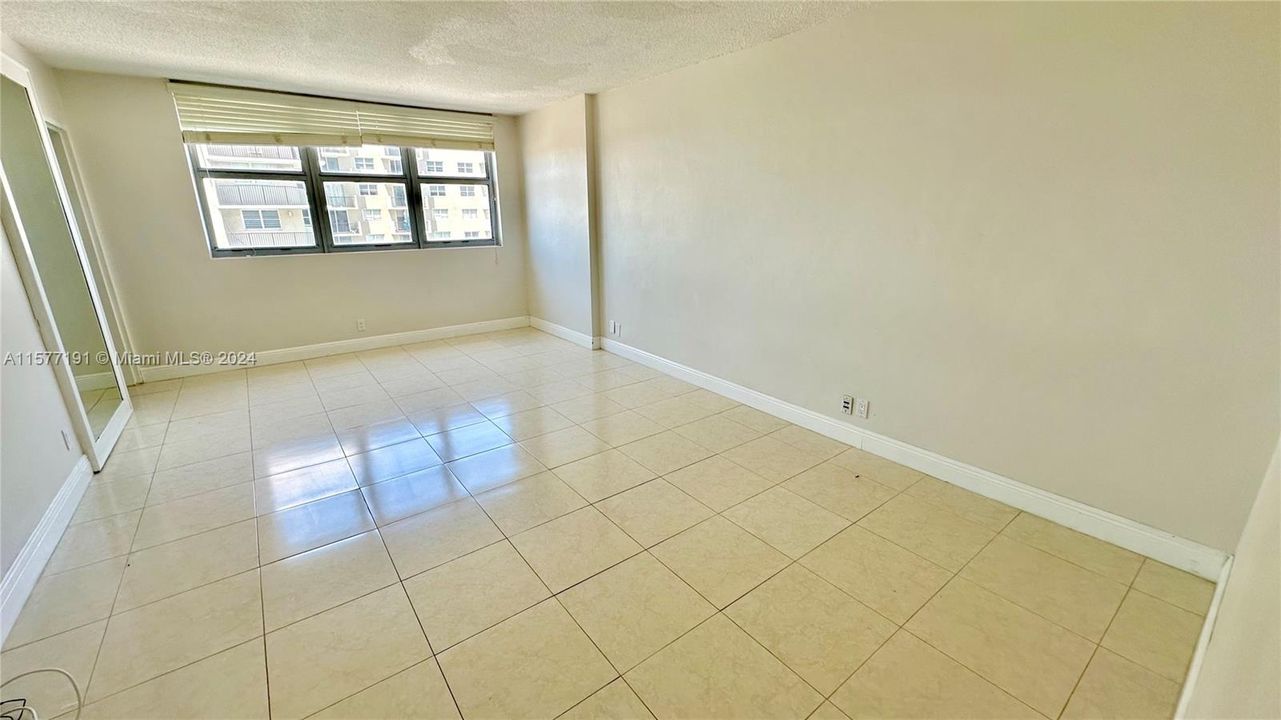 For Rent: $3,500 (2 beds, 2 baths, 1195 Square Feet)