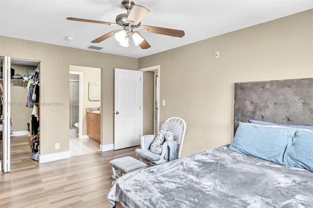 Active With Contract: $184,000 (2 beds, 2 baths, 1100 Square Feet)