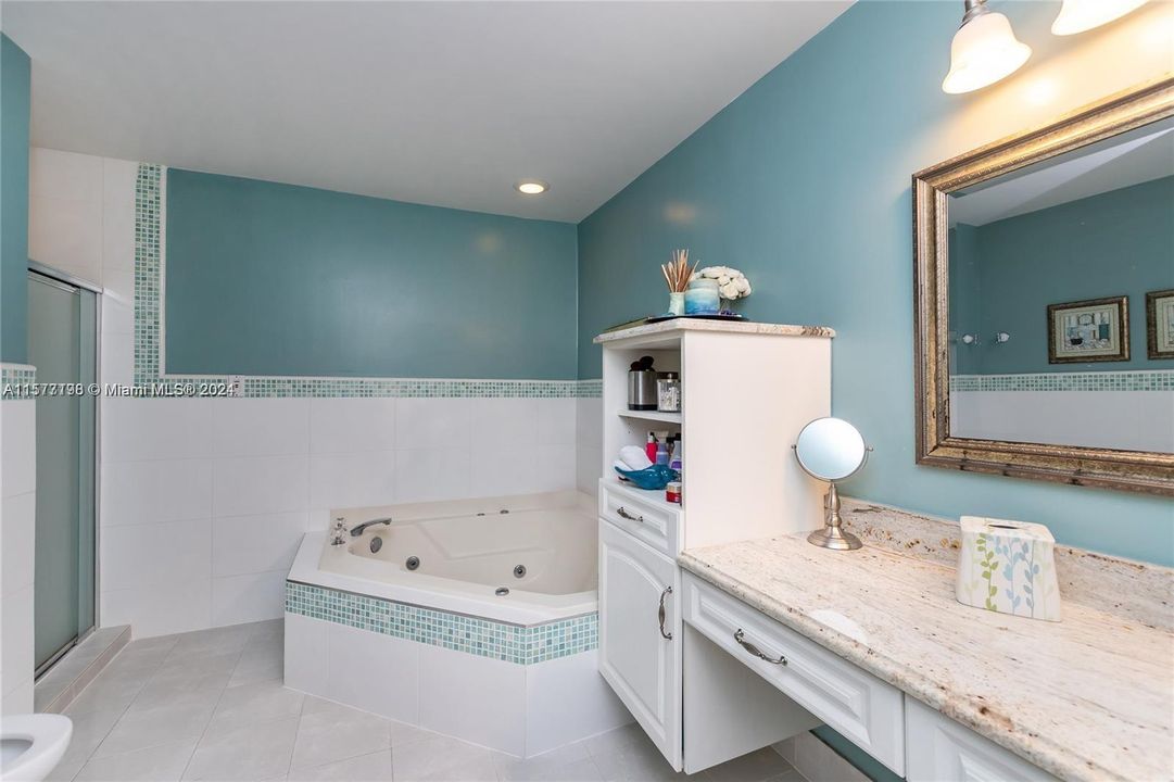 Active With Contract: $3,650 (3 beds, 2 baths, 1905 Square Feet)