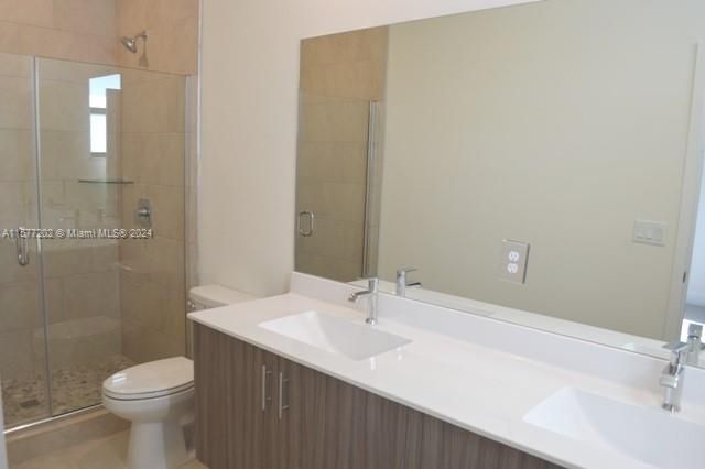 Active With Contract: $3,300 (3 beds, 2 baths, 1586 Square Feet)