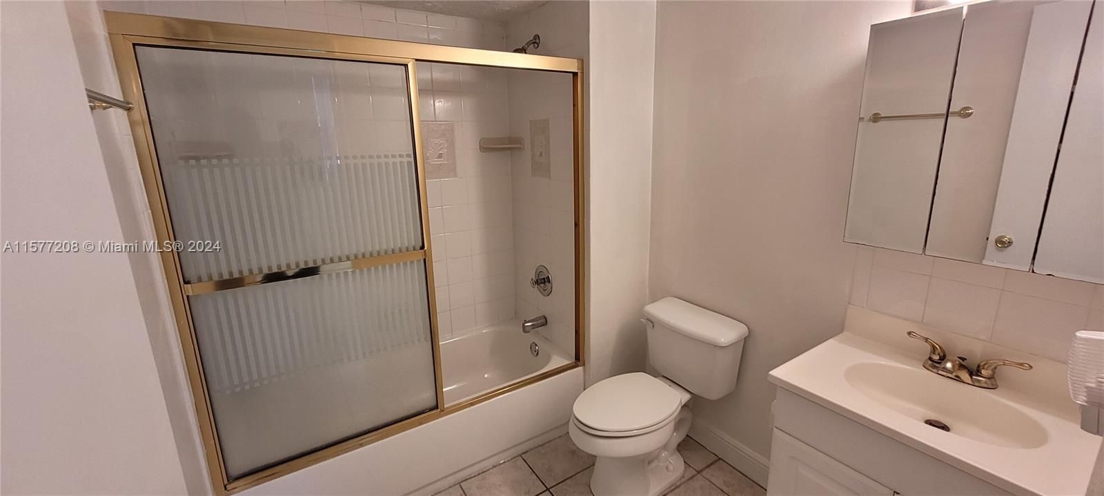For Sale: $240,000 (2 beds, 2 baths, 970 Square Feet)